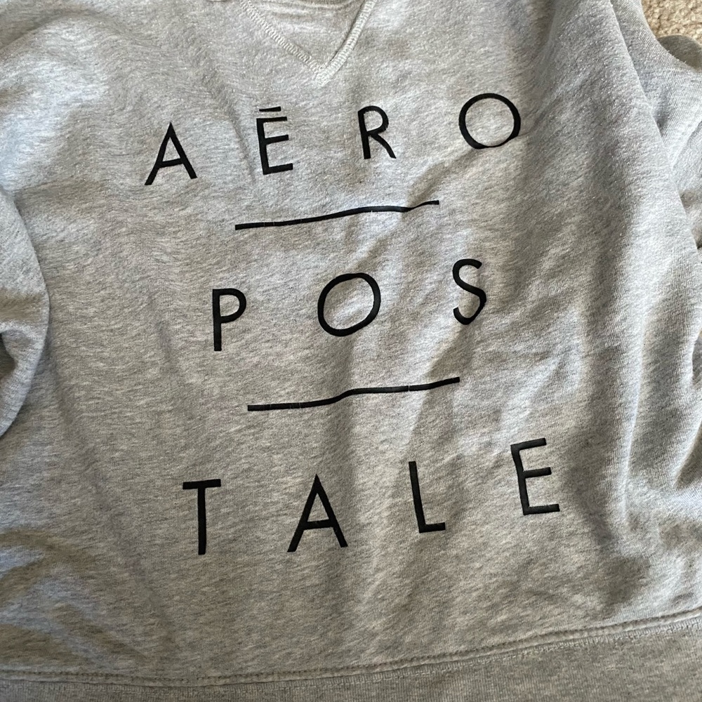 aero CROPPED crewneck